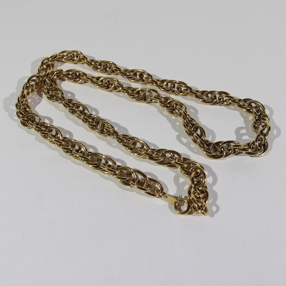 Vintage Trifari Gold Tone Chain Necklace - Picture 4 of 6